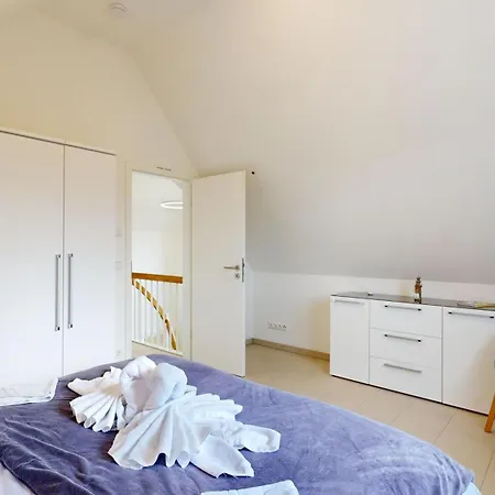 Modernes Ruegenblick 23 Kramerhof Id Rb23 * Parow